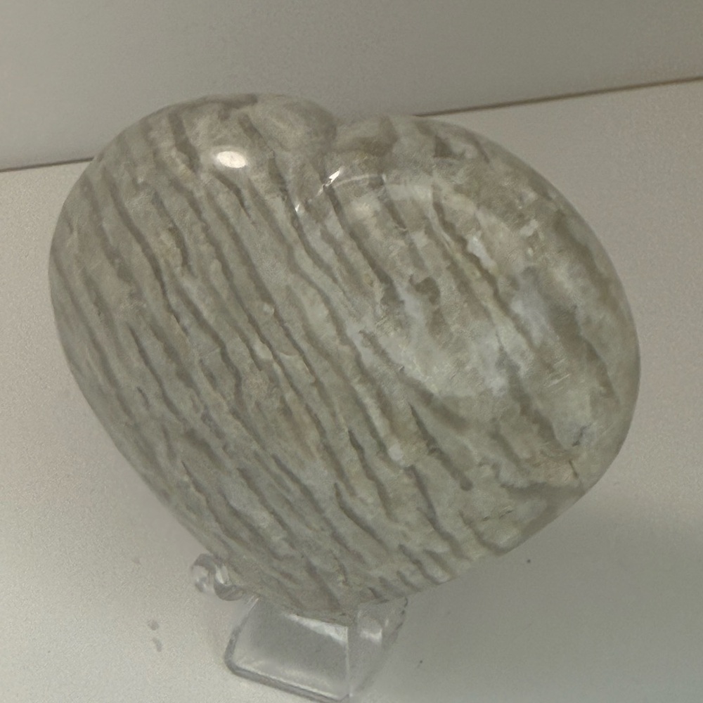 Rare Peristerite Heart 292g 3”1/2 x 3” beautiful iridescence ,from Kenya